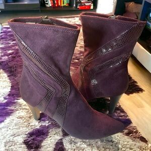 New IMPO Women's Purple Boots in Stretch Suede and Snakeskin Pattern Size 10
